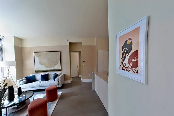 Rented by Greystar | media 7