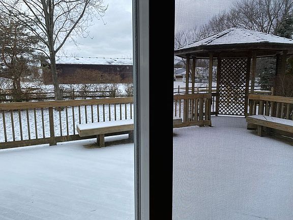 2nd image of 383 Bridgeview Dr