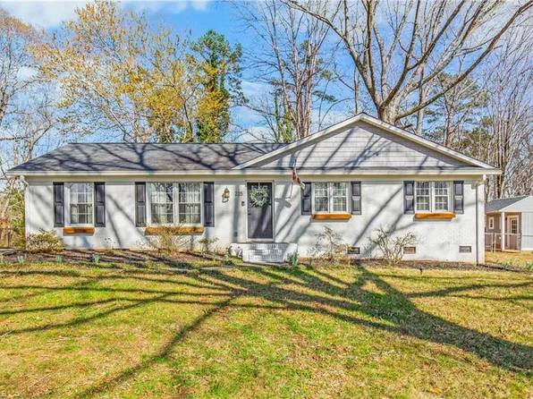 225 Summerglen Dr, Lewisville, NC 27023