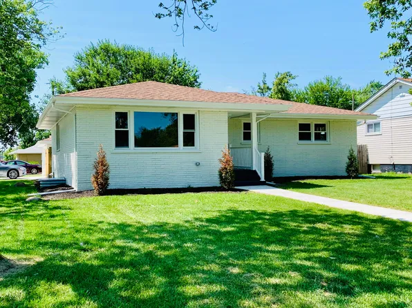 8054 Monaldi Dr, Munster, IN 46321