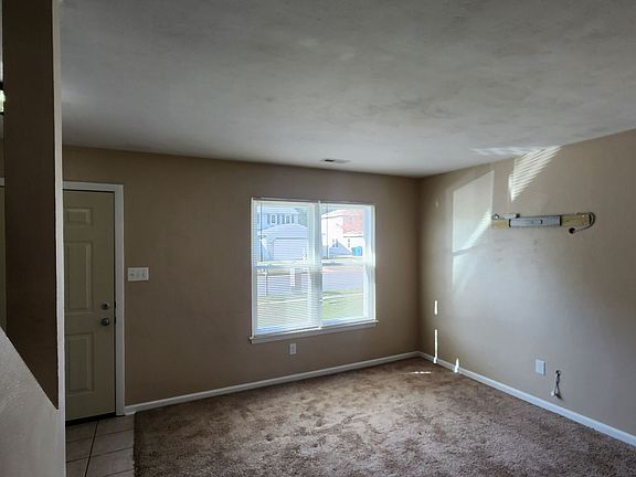 4th image of 1520 Oak Knoll Ln