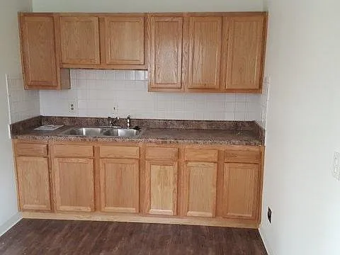 205 E Moler St #B — Photo 5