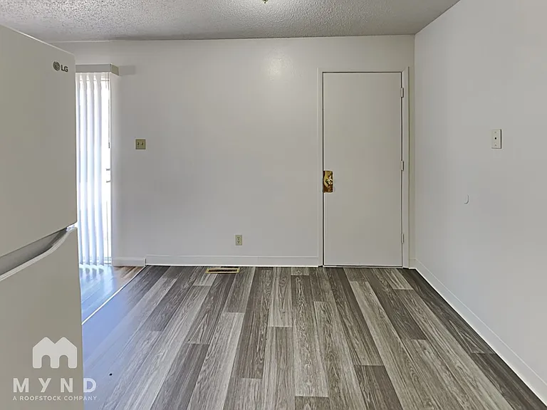 1277 Arnold Dr — Photo 5