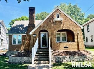 1140 S Main St, Jacksonville, IL 62650