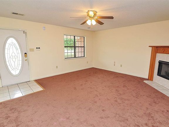 3rd image of 219 W Hannah Marie Dr