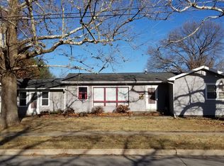 1308 S 8th Ave E, Newton, IA 50208