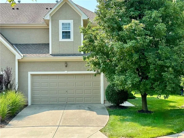 22529 W 72nd Ter, Shawnee, KS 66227