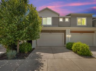 10854 S Harvest Pointe Dr, South Jordan, UT 84009