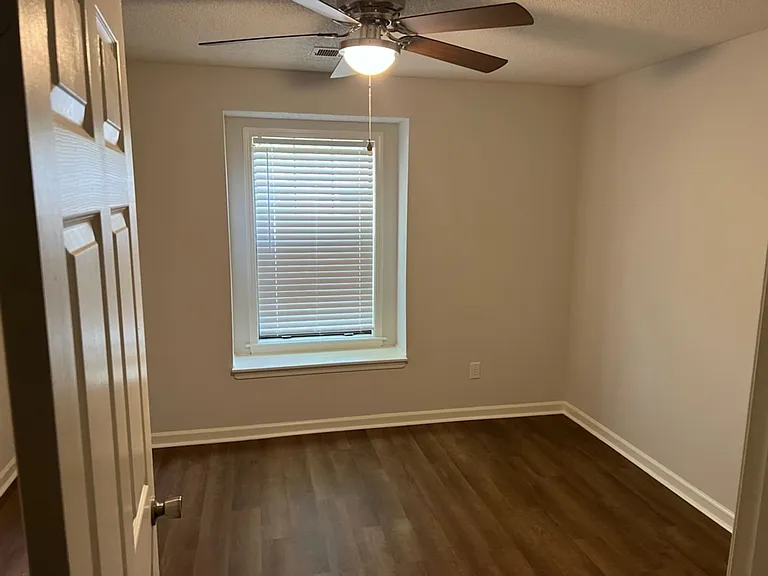 7703 Crystal Brook Cv — Photo 6
