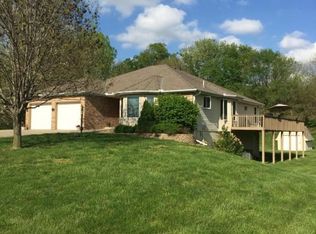 4 Mackenzie Dr, Saint Joseph, MO 64503