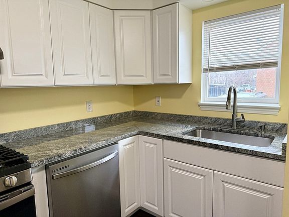 3rd image of 131-131A Lawrence St #40