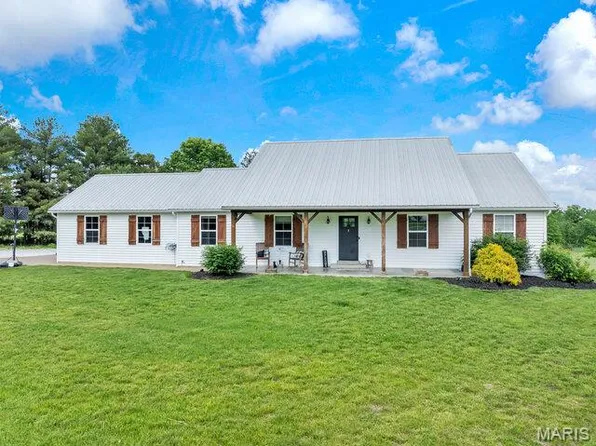 27080 Sunnyside Rd, Warrenton, MO 63383