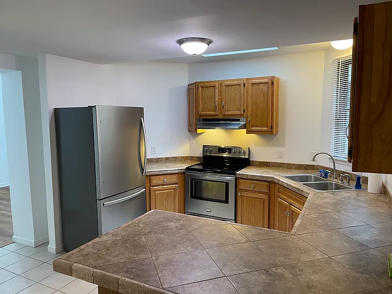 669 Ferry St — Photo 14