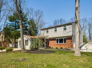4 Hickory Ln, Berlin, NJ 08009