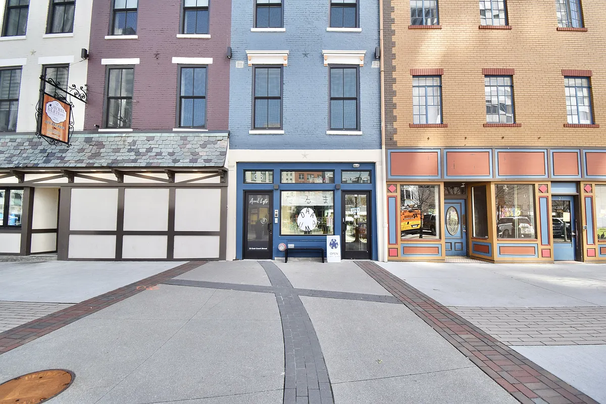 Building Photo - 33 E Court St #305