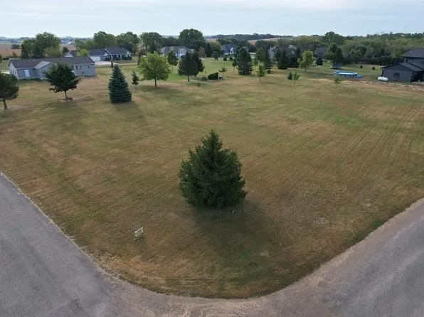 22108 Comet Ct, Monticello, IA 52310