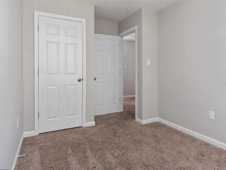 22 Helmsman Ct — Photo 13