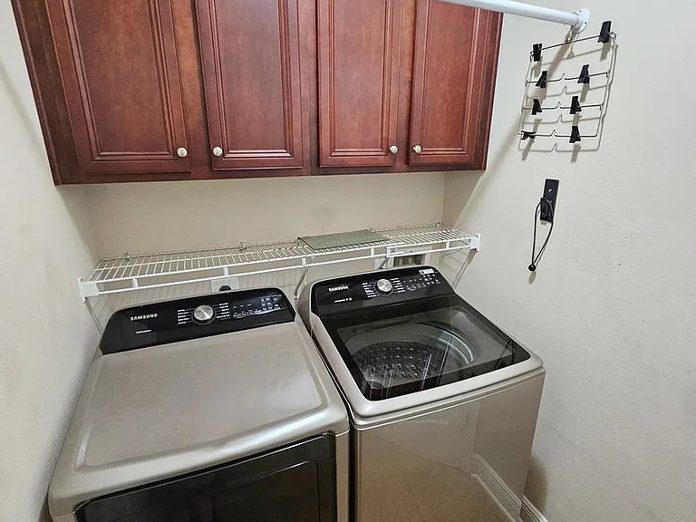 107 Gustaf Dr — Photo 17