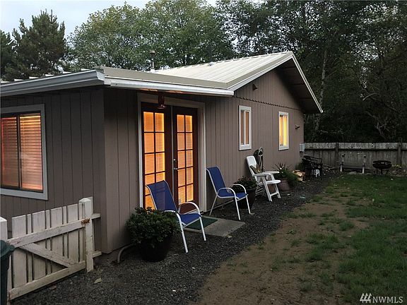 2nd image of 1305 Sandy Dr