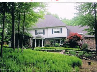 62 Glendalough Rd, Dallas, PA 18612