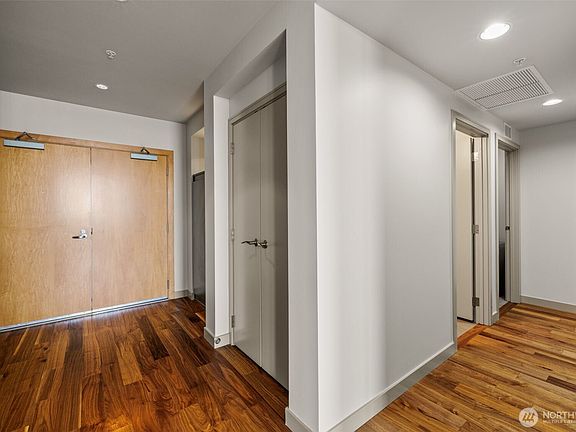 4th image of 10610 NE 9th Place #2307