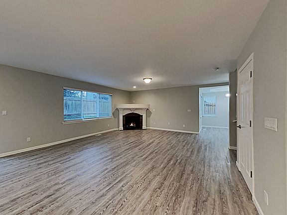 4th image of 7711 198th St E