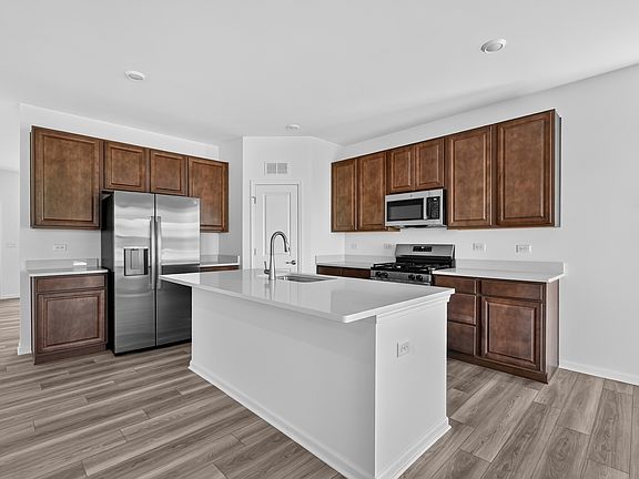 3rd image of 565 Arye Dr