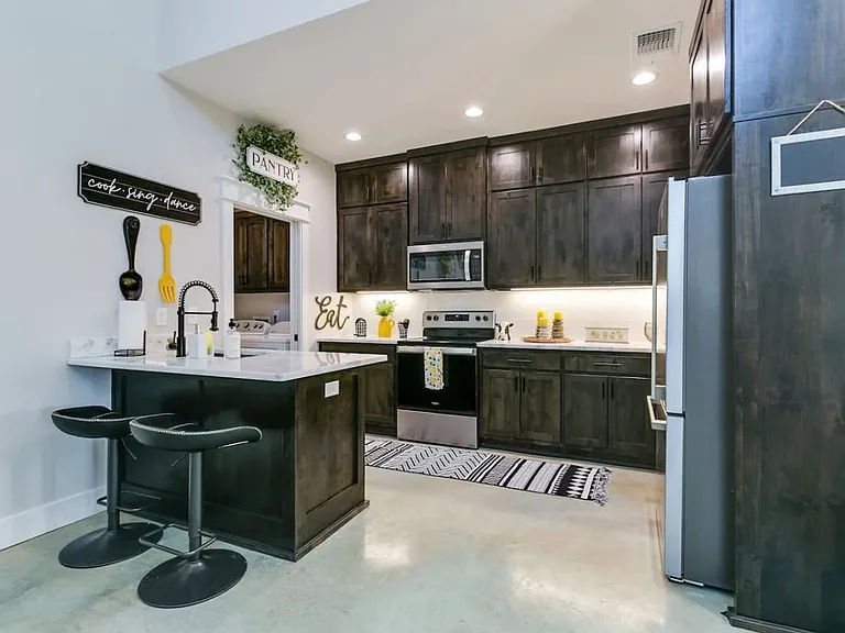 2303 W Beauregard Ave #B — Photo 37