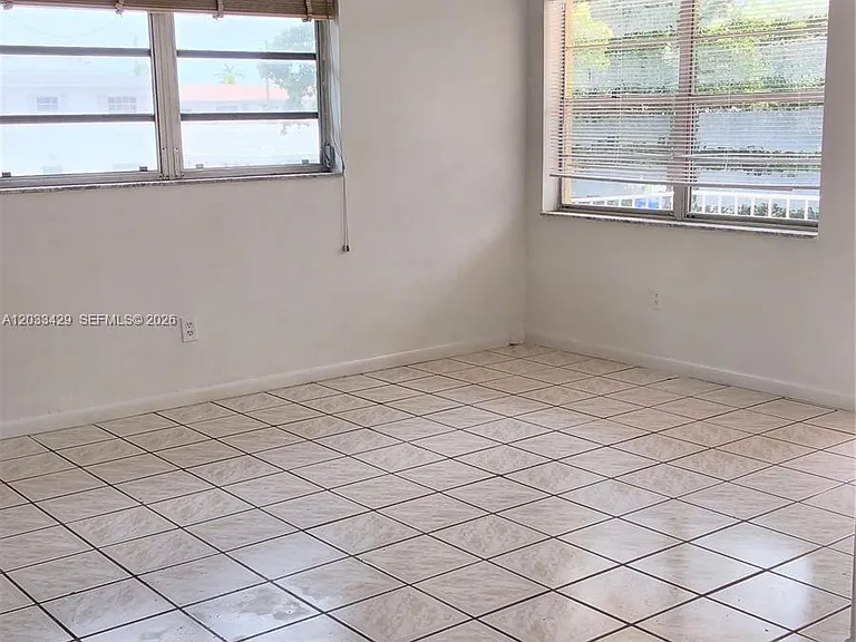 1826 Cleveland St #8 — Photo 2