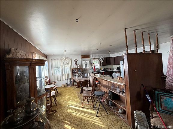 5th image of 210 E Gandy Avenue