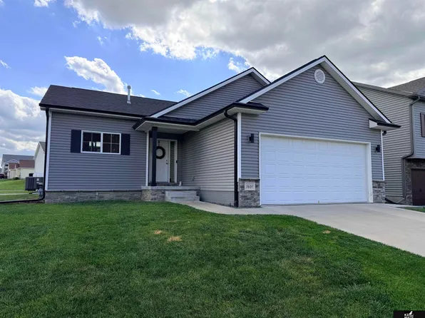 1651 Torreys Dr, Lincoln, NE 68521