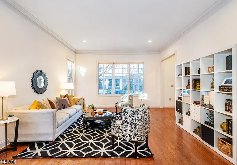 3 Christopher Ct — Photo 6