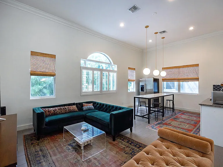 717 Forest Hill Blvd — Photo 25