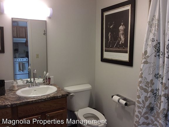 5th image of 605 W Beaver St #307