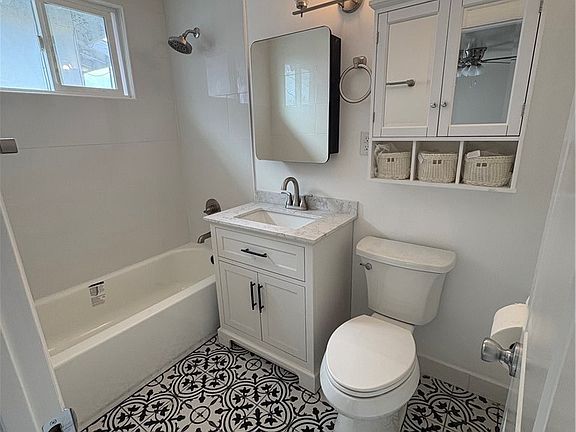 5th image of 12401 Dorland St
