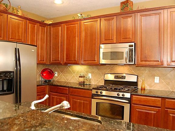 4th image of 12921 Shady Springs Dr