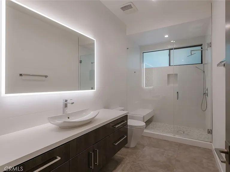 1643 S Carmelina Ave — Photo 15