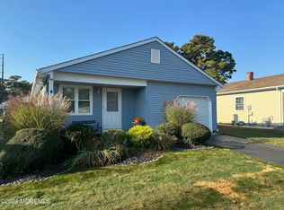 38 La Dunette Dr, Toms River, NJ 08757