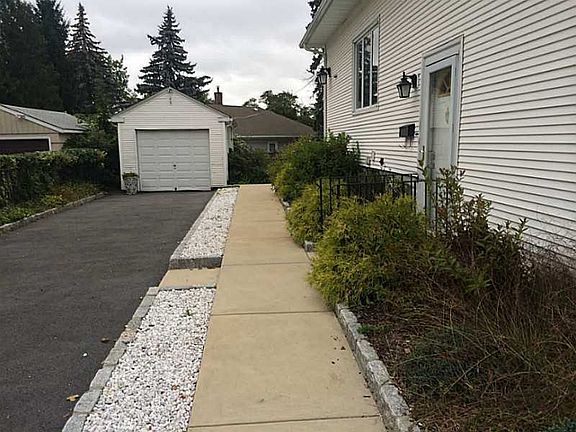 2nd image of 11 Windhurst Ave
