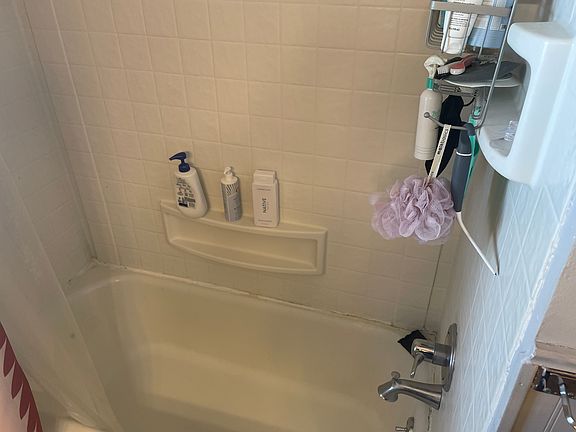 4th image of 6417 N Park Ave #6417