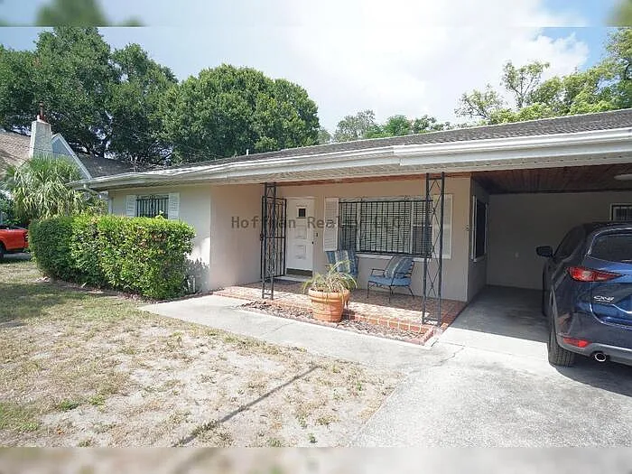 207 N Gomez Ave — Photo 2