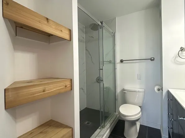 1300 Bloor St #905, Mississauga, ON L4Y 3Z2