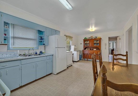5th image of 13 Jonesboro Ln