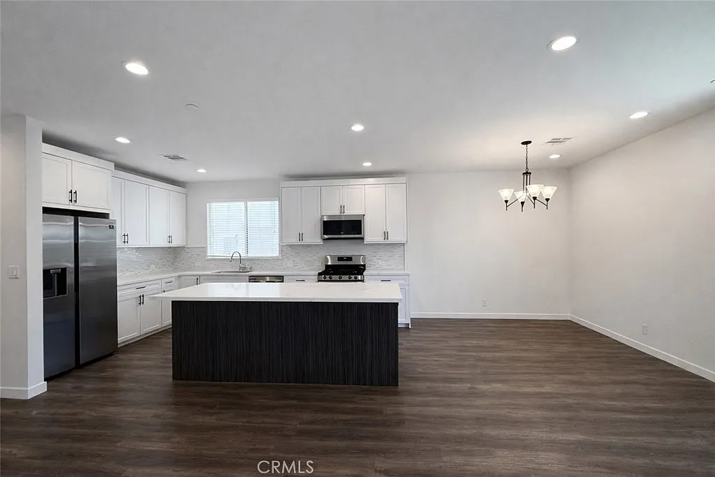 Building Photo - 7105 N Dylan Ct