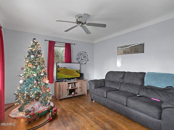 5th image of 1733 Sunnyside Dr