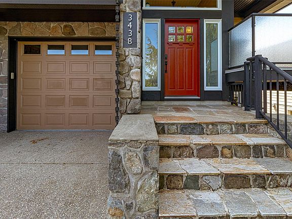 5th image of 3438 Mary Anne Cres