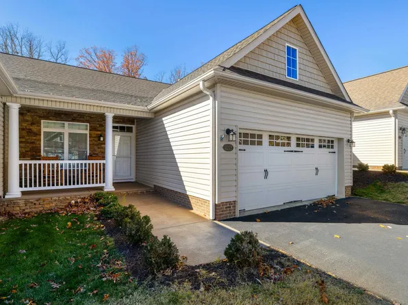 1212 Stocker St, Staunton, VA 24401