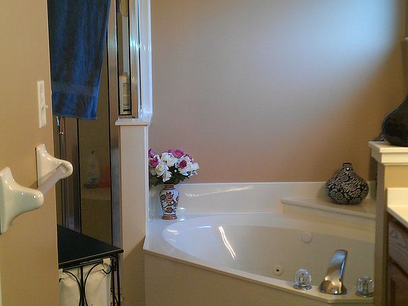 4th image of 9306 S Fairmont Cir