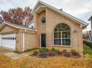 5 Oak Creek Ridge Dr, Longview, TX 75605