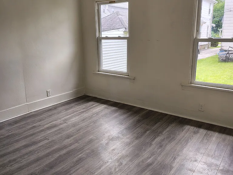 415 1/2 Brownell Ave — Photo 16